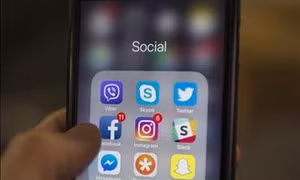 Facebook siết chặt quảng cáo có nội dung chính trị tại Anh