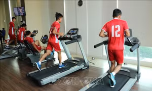 U19 Việt Nam tập luyện nhẹ trước trận đấu với U19 Hàn Quốc