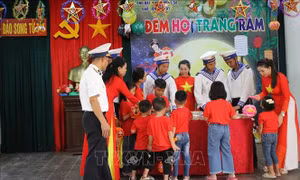 Phá cỗ Trung thu nơi đảo xa