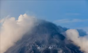 Philippines căng mình ứng phó tro bụi núi lửa Mayon