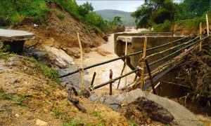 Quảng Ngãi dựng cầu tạm phá thế cô lập bởi thiên tai