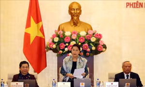Khai mạc Phiên họp thứ 32 của Ủy ban Thường vụ Quốc hội