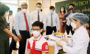 Ngày 14/4, Việt Nam có 23.012 ca COVID-19 mới, bắt đầu tiêm vaccine cho trẻ 5- dưới 12 tuổi
