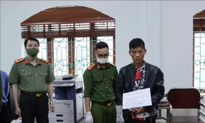 Bắt giữ đối tượng mua bán trái phép 20 bánh heroin