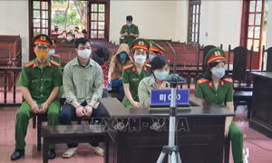 Tuyên án các cựu cán bộ Thanh tra Bộ Xây dựng trong vụ 'vòi tiền' doanh nghiệp ở Vĩnh Phúc