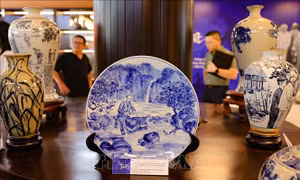 Triển lãm 'Hồn của đất' mừng Ngày Giải phóng Thủ đô