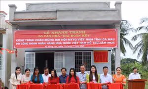 Trao tặng 50 nhà Đại đoàn kết cho người có hoàn cảnh khó khăn