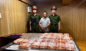 Sơn La: Bắt đối tượng vận chuyển trái phép 50 bánh ma tuý khu vực biên giới