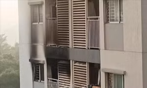 Vụ cháy chung cư tại TP.HCM: Hai nạn nhân đã tử vong, bé gái 6 tuổi vẫn đang lọc máu, thở máy