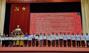 Đẩy mạnh phong trào Toàn dân bảo vệ an ninh Tổ quốc trong đồng bào các tôn giáo