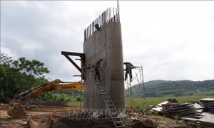 '3 ca, 4 kíp' tăng nhịp thi công mở rộng cao tốc Nội Bài - Lào Cai