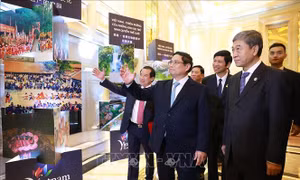 Thủ tướng dự chương trình giới thiệu văn hoá và du lịch Việt Nam tại Trùng Khánh