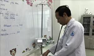 Cứu sống bệnh nhi sinh non mắc cùng lúc nhiều bệnh nặng