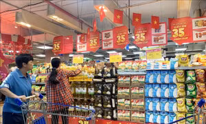 Siêu thị, chợ 'vào guồng' phục vụ nghỉ Tết