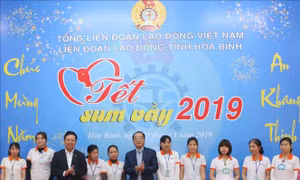 Quan tâm đời sống công nhân lao động nghèo