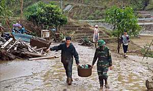 Mưa đá, gió lốc và lũ đầu nguồn tàn phá xã Mù Sang ở Lai Châu