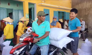 Cấp phát hơn 1.100 tấn gạo hỗ trợ người dân vùng hạn Ninh Thuận