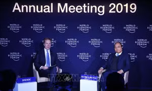 Thủ tướng Nguyễn Xuân Phúc đối thoại với Chủ tịch WEF chủ đề Việt Nam và thế giới