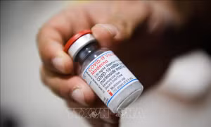 Chuyên gia CDC Mỹ đề nghị tiêm vaccine phòng COVID-19 của Moderna cho trẻ em từ 6-17 tuổi