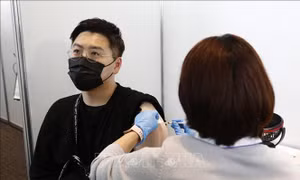 Nhật Bản ra mắt ứng dụng xác thực tiêm vaccine trên điện thoại thông minh