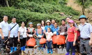 Những 'tấm lòng vàng' cả nước hướng về Lai Châu
