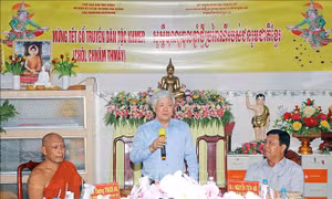 Chủ tịch Ủy ban MTTQ Việt Nam thăm Hội Đoàn kết sư sãi yêu nước tỉnh Cà Mau