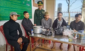 Kịp thời cứu 5 thuyền viên tàu cá bị chìm, còn một người mất tích 