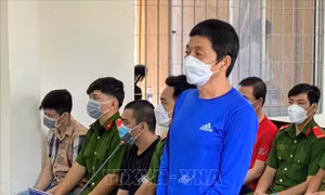 Phạt tù 5 bị cáo trong vụ đốt nhà Đội trưởng Cảnh sát điều tra tội phạm về trật tự xã hội