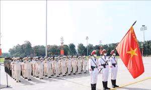 Đoàn đại biểu Phụ nữ Công an tiêu biểu báo công dâng Bác