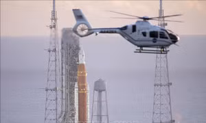 NASA tiếp tục lùi thời điểm phóng tàu vũ trụ khám phá Mặt Trăng