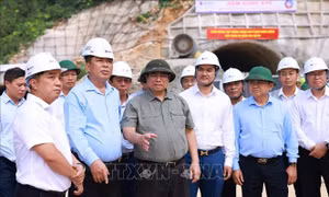 Thủ tướng kiểm tra các dự án giao thông trọng điểm của Lạng Sơn và Cao Bằng