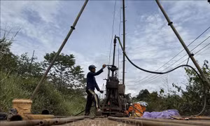 Khoan địa chất khắc phục sự cố sạt lở đường tránh phía Nam Bảo Lộc