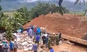 Sập nhà dân khiến 2 người tử vong, 3 người bị thương