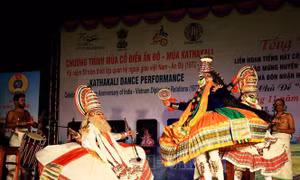 Trình diễn múa cổ điển Kathakali của Ấn Độ tại 'miền đất huyền thoại' Cát Tiên