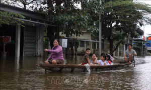 Huế: Phố vẫn hóa sông