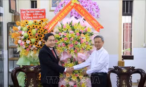 Phó Chủ tịch Thường trực Quốc hội Trần Thanh Mẫn chúc mừng Giáng sinh tại Vĩnh Long