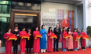 Triển lãm 'Nhớ Barbara' - những mảnh ghép ký ức của phụ nữ trong chiến tranh