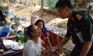 Món quà nhỏ chứa đựng tấm lòng dành cho người bạn Myanmar