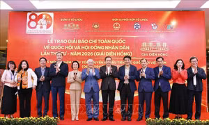 Chủ tịch Quốc hội Trần Thanh Mẫn dự chương trình tổng duyệt Lễ trao Giải Diên Hồng lần thứ tư