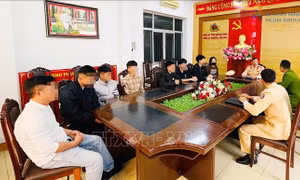 Xử lý nghiêm nhóm thanh thiếu niên 'bốc đầu' xe mô tô và livestream trên mạng xã hội