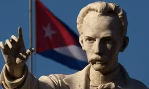 Tưởng niệm Anh hùng dân tộc Cuba José Martí Pérez