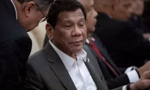 Tổng thống Duterte chia sẻ lý do khiến ông bị sụp mí mắt