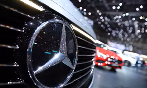 Hãng ô tô Daimler đổi tên thành Mercedes-Benz
