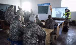 Ukraine cấm hiệu cầm đồ nhận thiết bị bay không người lái
