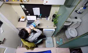 Không tiền, không hy vọng: Cuộc sống của thanh niên 'thìa bẩn' Hàn Quốc