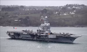 Tàu sân bay của Pháp trở về nước do phát hiện khoảng 40 thủy thủ nghi mắc COVID-19
