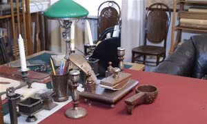 Tháng Tư thăm Khu bảo tàng Phòng làm việc của V.I.Lenin