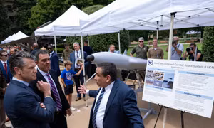 Bất ngờ với hình dạng bên ngoài của UAV Mỹ xuất hiện trong khuôn viên Lầu Năm Góc