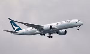 Hai phi công Cathay Pacific mất thị lực khi đang điều khiển máy bay