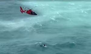 Video giải cứu người lênh đênh trên biển cách bờ 48 km sau siêu bão Milton 